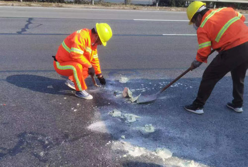 毛阳镇公路下沉注浆加固施工